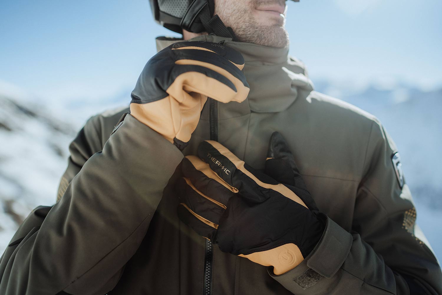 Warm ski gloves